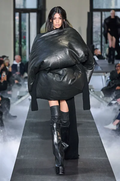 Look 2